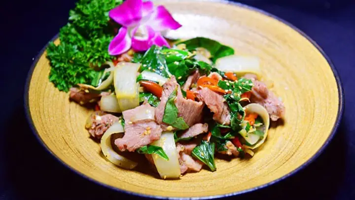 Heo Rừng Xào Lá Lốt