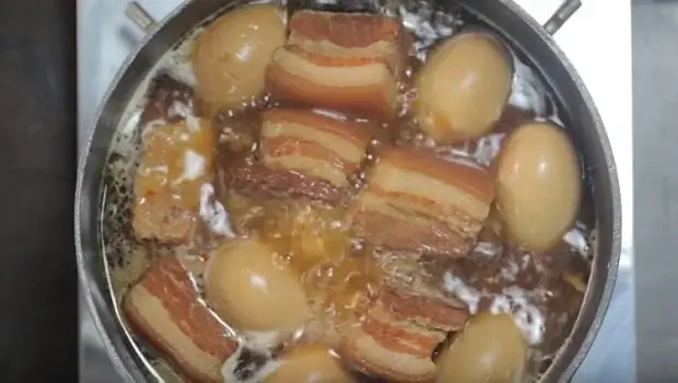 Bước 4: Nấu Thịt Kho