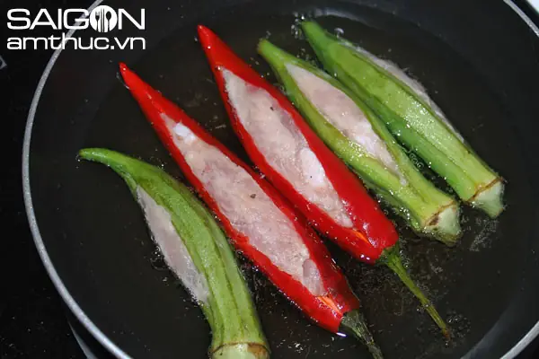 Đậm Đà Thịt Kho Trứng Cùng Khổ Qua Cà Ớt