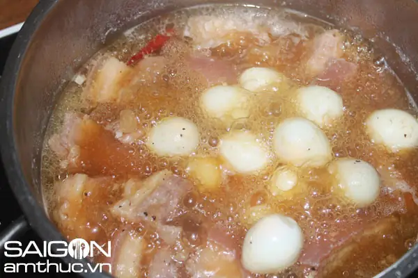 Đậm Đà Thịt Kho Trứng Cùng Khổ Qua Cà Ớt