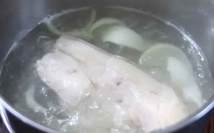 2. Cách luộc thịt heo ngon 2. Cách luộc thịt heo ngon