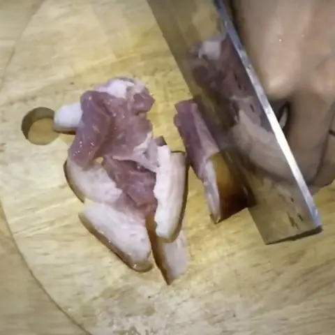 Sơ chế và ướp thịt nai