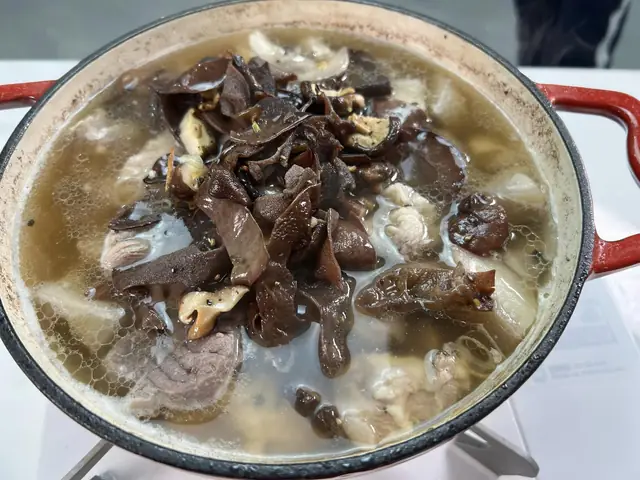 Bật mí cách nấu thịt đông chuẩn vị mẹ làm, món ngon ngày Tết cả nhà thích mê - Ảnh 6.