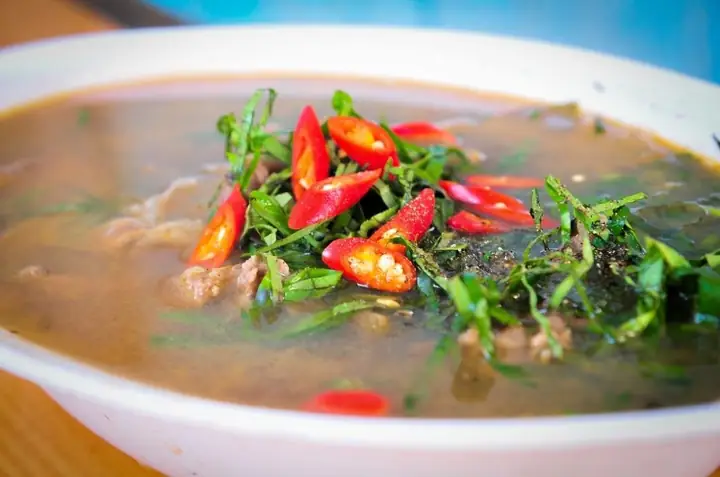 Món “nghé xáo lá lốt” Món “nghé xáo lá lốt”