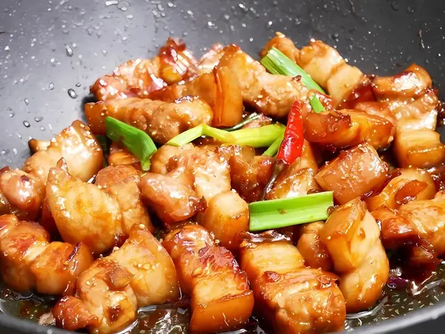 Cách làm thịt ba chỉ rim chua ngọt đậm đà cực kỳ đưa cơm Cách làm thịt ba chỉ rim chua ngọt đậm đà cực kỳ đưa cơm