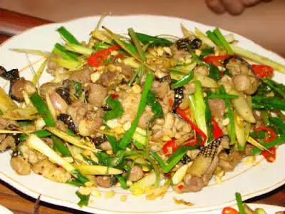 Thỏ xào sả ớt món ngon trong mâm cỗ