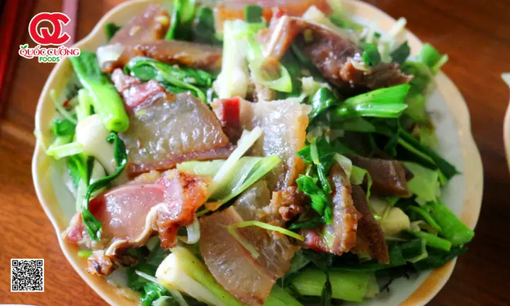 Thịt Ba Chỉ Gác Bếp Xào Rau Cải