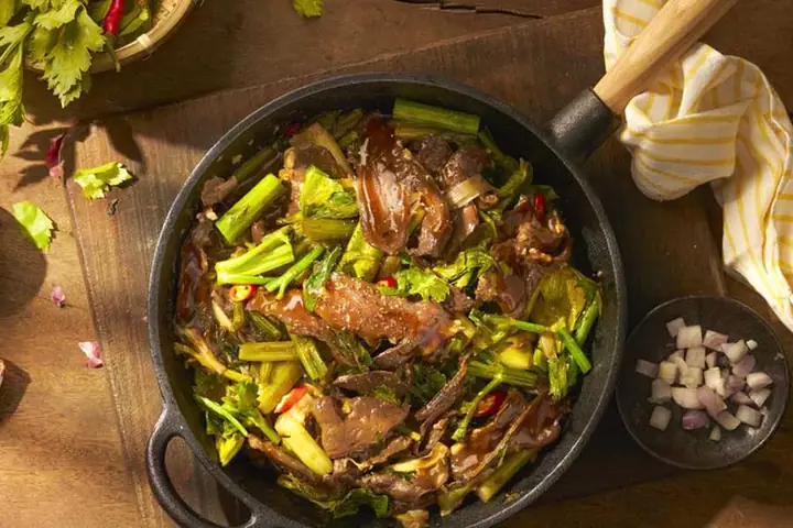 Tim Bò Xào Cần Tỏi Cay Thơm Tim Bò Xào Cần Tỏi Cay Thơm