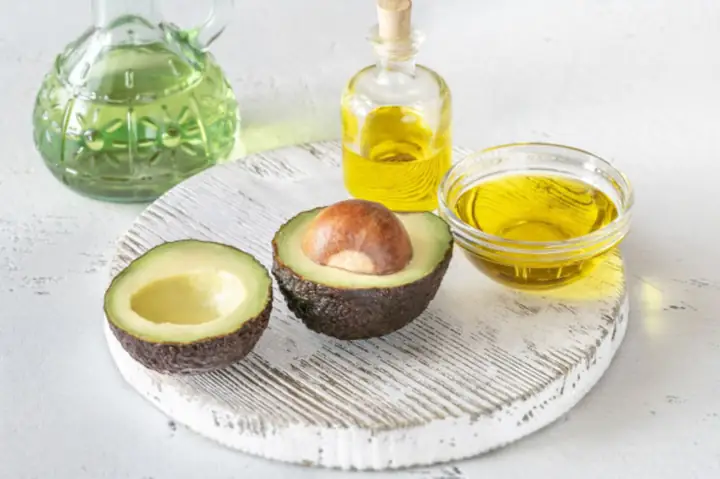 2. Cách làm tinh dầu bơ bằng cách nấu bơ 2. Cách làm tinh dầu bơ bằng cách nấu bơ