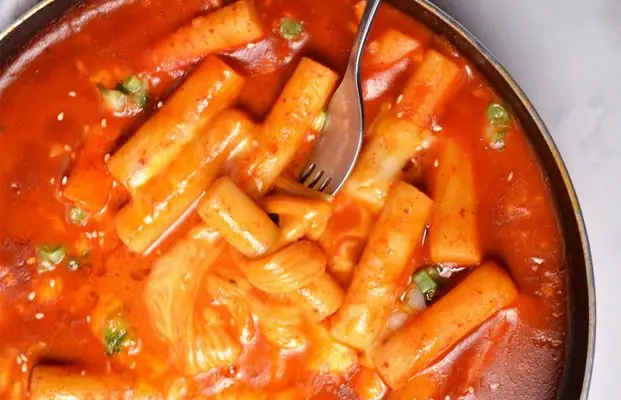 Cách Nấu Tokbokki Phô Mai Hộp Ngon Như Ngoài Hàng? Cách Nấu Tokbokki Phô Mai Hộp Ngon Như Ngoài Hàng?