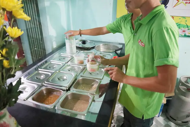 Bật mí lợi ích của cháo yến với trẻ em