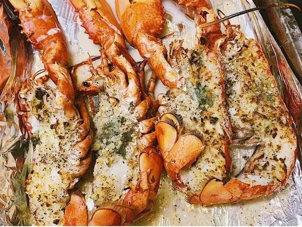 Cách Nấu Tôm Hùm Sốt Bơ Tỏi