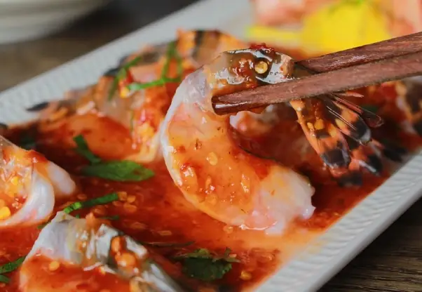 Cách làm tôm sốt Thái ngon, nước sốt chua ngọt cay cay hấp dẫn