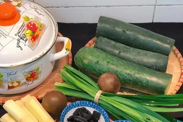 VHO- Trà sâm bí đao thanh nhiệt, giải độc, trị nhiệt miệng. Uống ngon như trà bí đao đóng lon mà còn rẻ lại siêu an toàn cho cả gia đình.