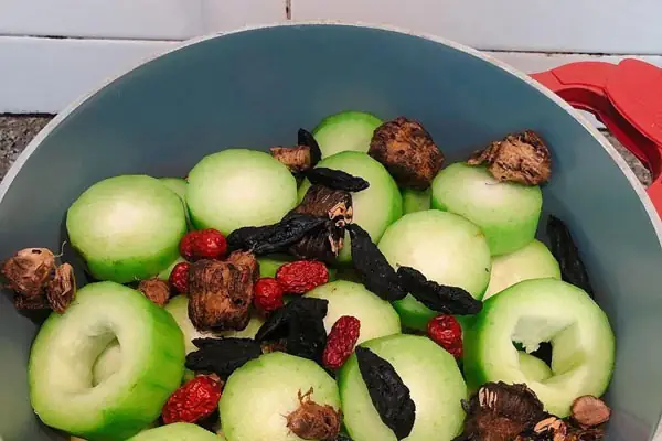 VHO- Trà sâm bí đao thanh nhiệt, giải độc, trị nhiệt miệng. Uống ngon như trà bí đao đóng lon mà còn rẻ lại siêu an toàn cho cả gia đình.