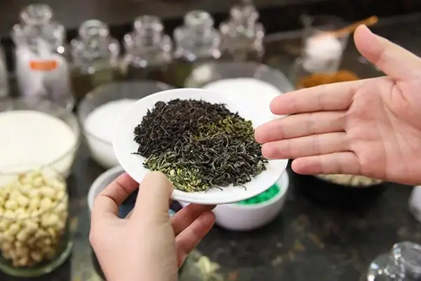 Bước 1: Nấu Trà Sữa