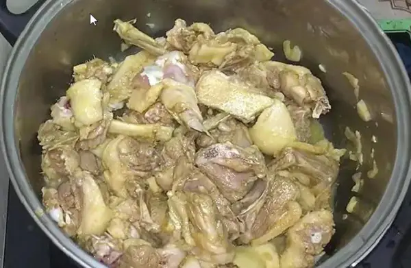 3. Vịt Tiềm Nước Dừa