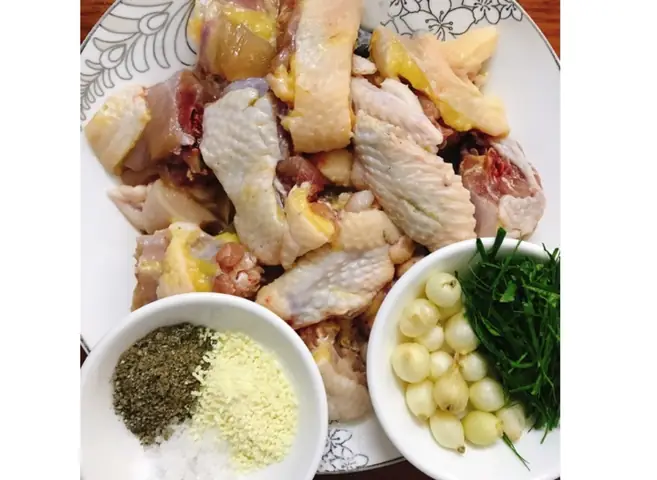 Nếu Bạn Thấy Nhàm Với Gà Luộc, Gà Nướng Và Muốn Có Món Ăn Dễ Đưa Cơm, Hãy Thử Nấu Xáo Gà Kiểu Hà Tĩnh, Vừa Đơn Giản Vừa Hợp Với Khẩu Vị Cả Trẻ Con Lẫn Người Già.