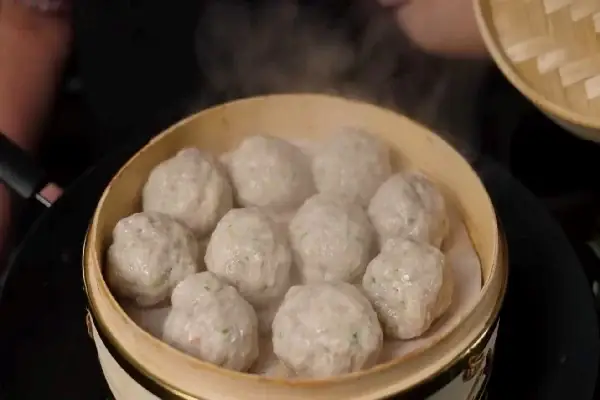 Bước 3: Hấp Thịt