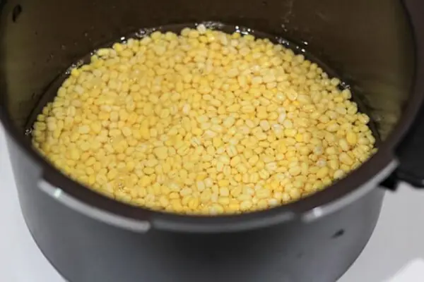 Cách nấu xôi bắp bào đậu xanh nước cốt dừa vừa thơm vừa bùi hấp dẫn tuyệt vời Cách nấu xôi bắp bào đậu xanh nước cốt dừa vừa thơm vừa bùi hấp dẫn tuyệt vời