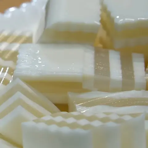 2 cách làm rau câu dừa và rau câu dừa sữa tươi giòn ngon đơn giản tại nhà 2 cách làm rau câu dừa và rau câu dừa sữa tươi giòn ngon đơn giản tại nhà