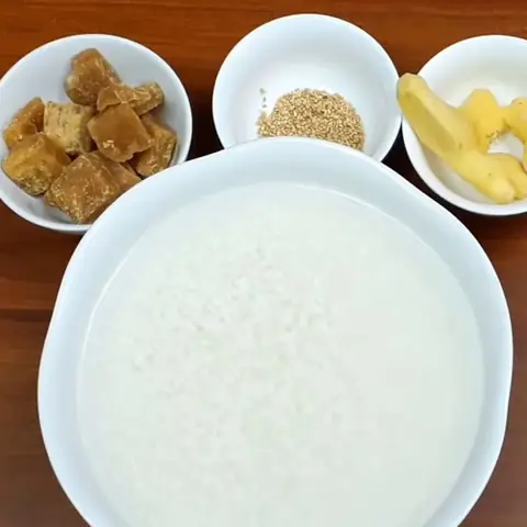 Ngâm nếp và nấu xôi