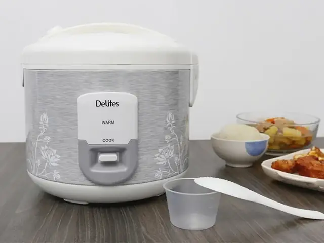 4. Lưu ý khi sử dụng nồi cơm điện Delites NCG1805 để nấu xôi