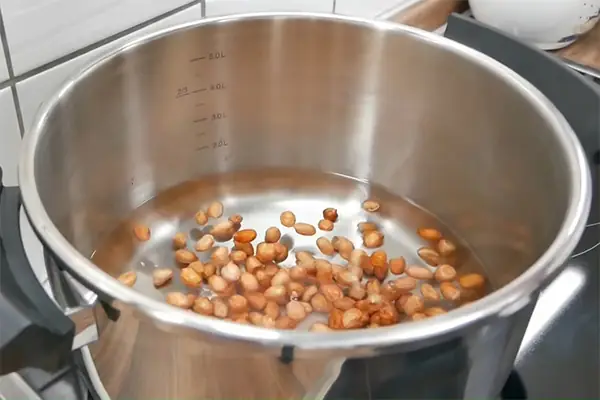 Sơ Chế Đậu Phộng Và Gạo