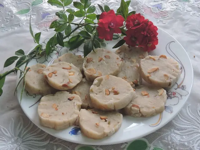 Thương nhớ hương vị bánh da lăn Hội An