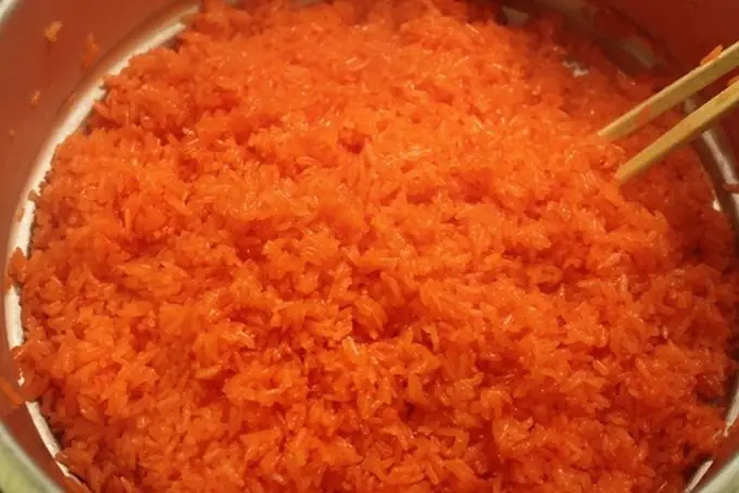 Cách Nấu Xôi Gấc Truyền Thống Bằng Chõ