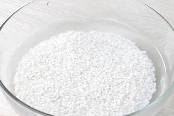 Bước 1: Ngâm gạo