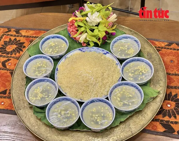 Hoài niệm xôi vò, chè hoa cau trong mâm lễ Vu Lan