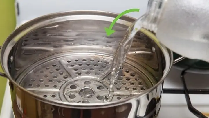 Bước 1: Đun nước và tạo hương thơm tự nhiên Bước 1: Đun nước và tạo hương thơm tự nhiên