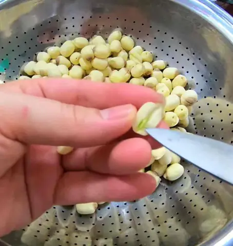 Cách Nấu Xôi Lá Dứa Hạt Sen Cách Nấu Xôi Lá Dứa Hạt Sen