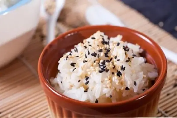 Hướng Dẫn Chi Tiết Cách Nấu Xôi Trắng Nước Cốt Dừa Béo Ngậy Và Thơm Nức