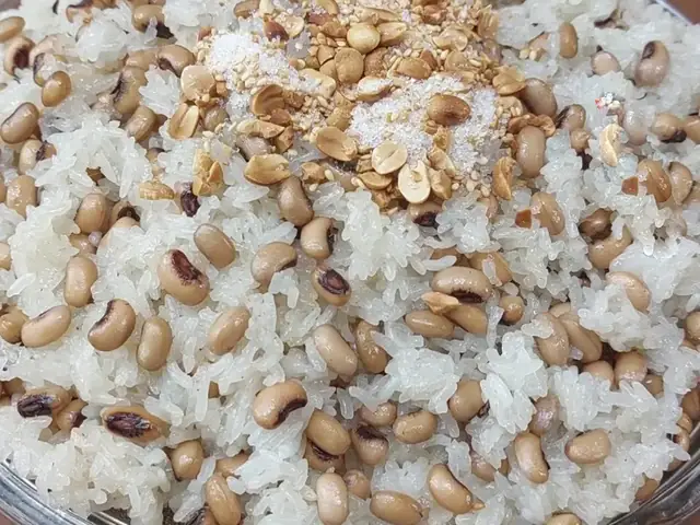 Cách Nấu Xôi Đậu Trắng Béo Bùi Ăn Là Mê Cùng Nước Cốt Dừa