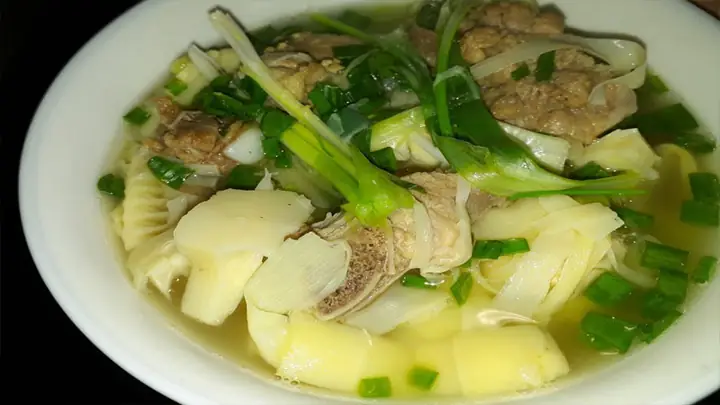 Cách nấu xương măng tươi ngon đúng vị không bị đắng