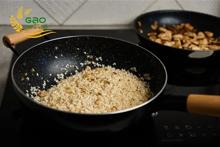 Cách Rang Gạo Nấu Cháo