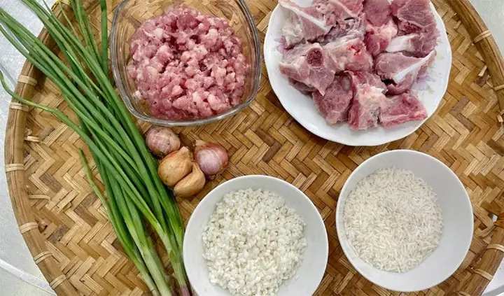 Cho Nguyên Liệu Vào Nồi