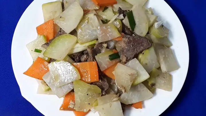 1. Cách thái su hào xào 1. Cách thái su hào xào