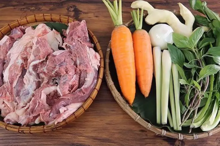 Nguyên Liệu Nấu Bò Kho Bằng Nồi Nấu Chậm Nguyên Liệu Nấu Bò Kho Bằng Nồi Nấu Chậm