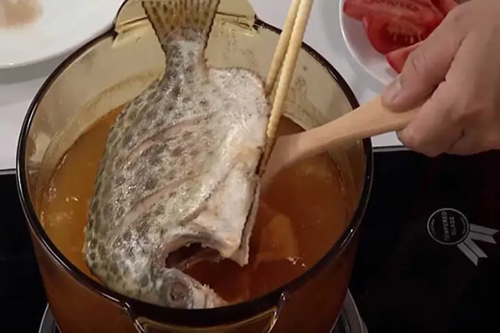 2. Cách Chế Biến Lẩu Cá Dìa Đơn Giản Tại Nhà