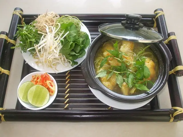 3. Hướng Dẫn Cách Trình Bày Bún Cá Miền Tây Ra Bàn Ăn