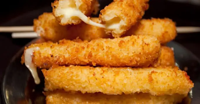 Các Bước Thực Hiện Món Ăn Vặt Phô Mai Que: Các Bước Thực Hiện Món Ăn Vặt Phô Mai Que: