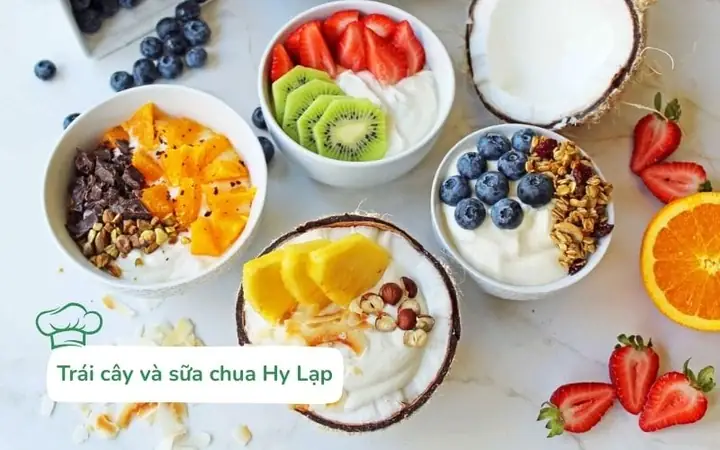 2. Trái Cây Và Sữa Chua Hy Lạp