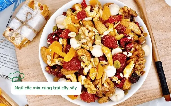 Ngũ Cốc Mix Cùng Trái Cây Sấy