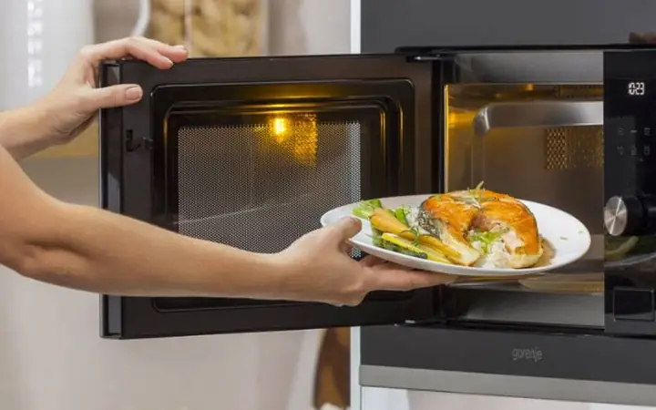 Chọn Thực Phẩm Có Thể Chế Biến Nhanh Bằng Lò Vi Sóng