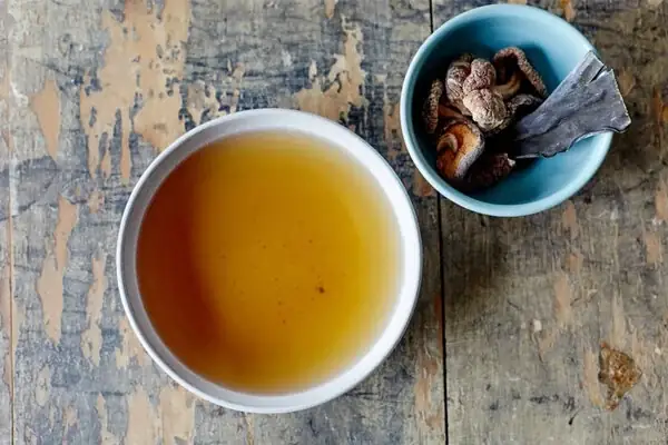 Nấu Nước Dashi Đúng Cách Cực Dễ Tại Nhà Nấu Nước Dashi Đúng Cách Cực Dễ Tại Nhà